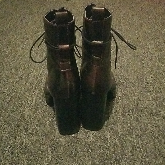 Urban outfitters lace up heeled bootie - Picture 6 of 8